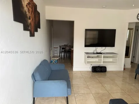 4211 SW 38th Street West Park FL 33023