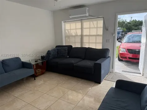 4211 SW 38th Street West Park FL 33023