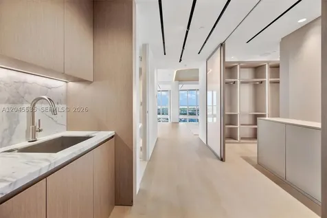 1100 Biscayne Boulevard Miami FL 33132