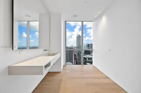 1100 Biscayne Boulevard Miami FL 33132
