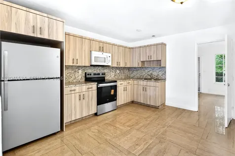 1350 NE 149th Street Miami FL 33161