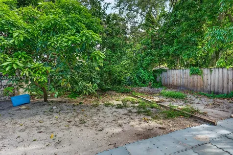 1350 NE 149th Street Miami FL 33161