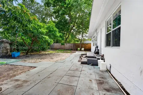1350 NE 149th Street Miami FL 33161