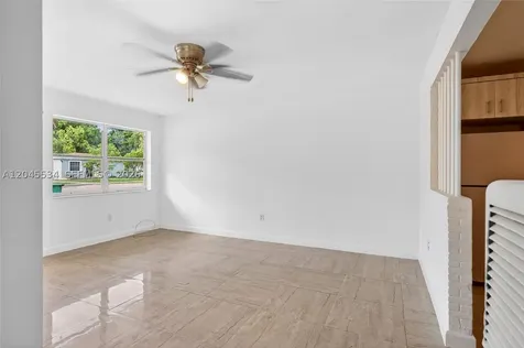 1350 NE 149th Street Miami FL 33161