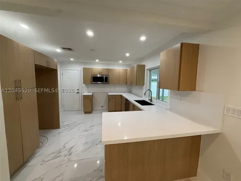 8090 W 18th Lane Road Hialeah FL 33014