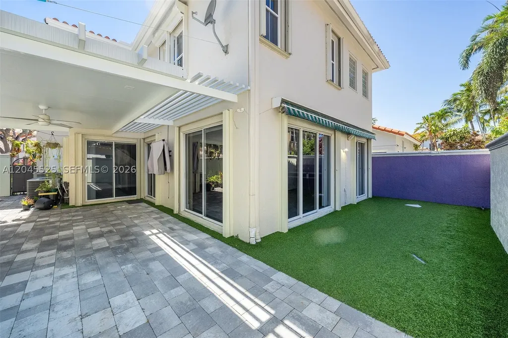 1549 Shoreline Way Hollywood FL 33019