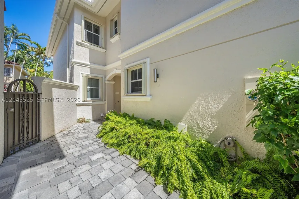 1549 Shoreline Way Hollywood FL 33019