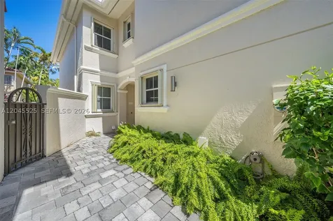 1549 Shoreline Way Hollywood FL 33019