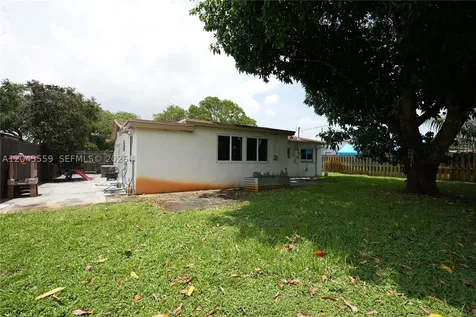 7304 Mckinley Street Hollywood FL 33024