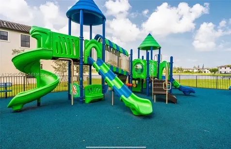 3209 W 98th Place Hialeah FL 33018