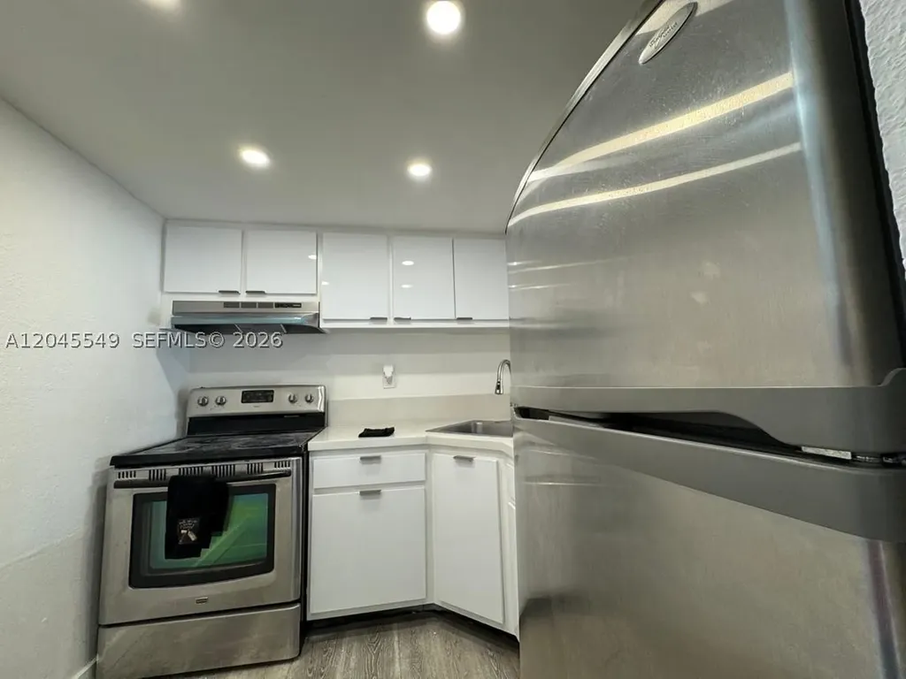 4550 NW 9th Street Miami FL 33126