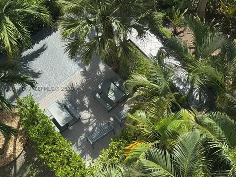 4550 NW 9th Street Miami FL 33126