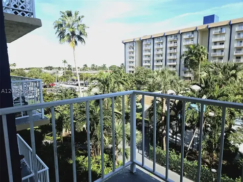 4550 NW 9th Street Miami FL 33126