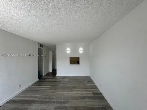 4550 NW 9th Street Miami FL 33126