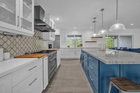 1807 SW 102nd Place Miami FL 33165
