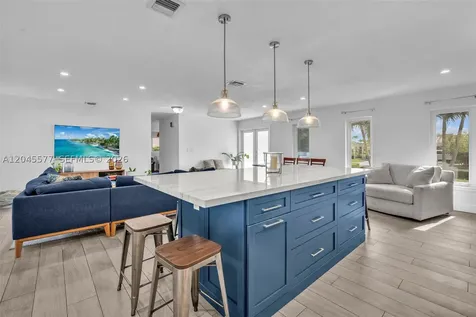 1807 SW 102nd Place Miami FL 33165