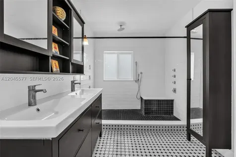 1807 SW 102nd Place Miami FL 33165