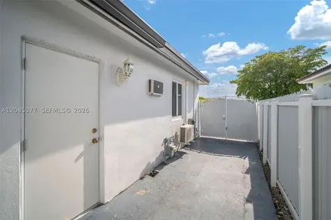 1807 SW 102nd Place Miami FL 33165