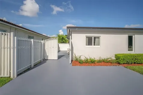 1807 SW 102nd Place Miami FL 33165