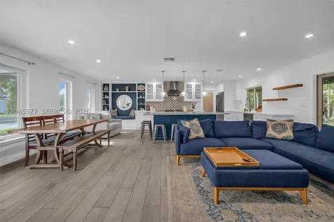1807 SW 102nd Place Miami FL 33165