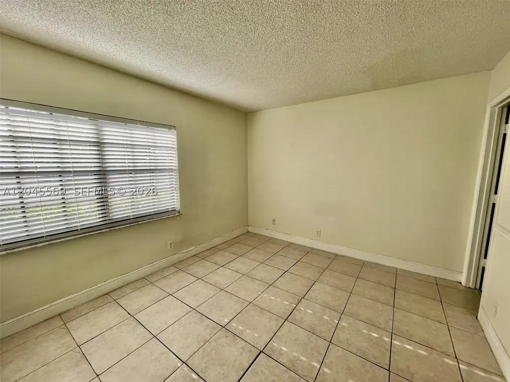 2642 Riverside Drive Coral Springs FL 33065