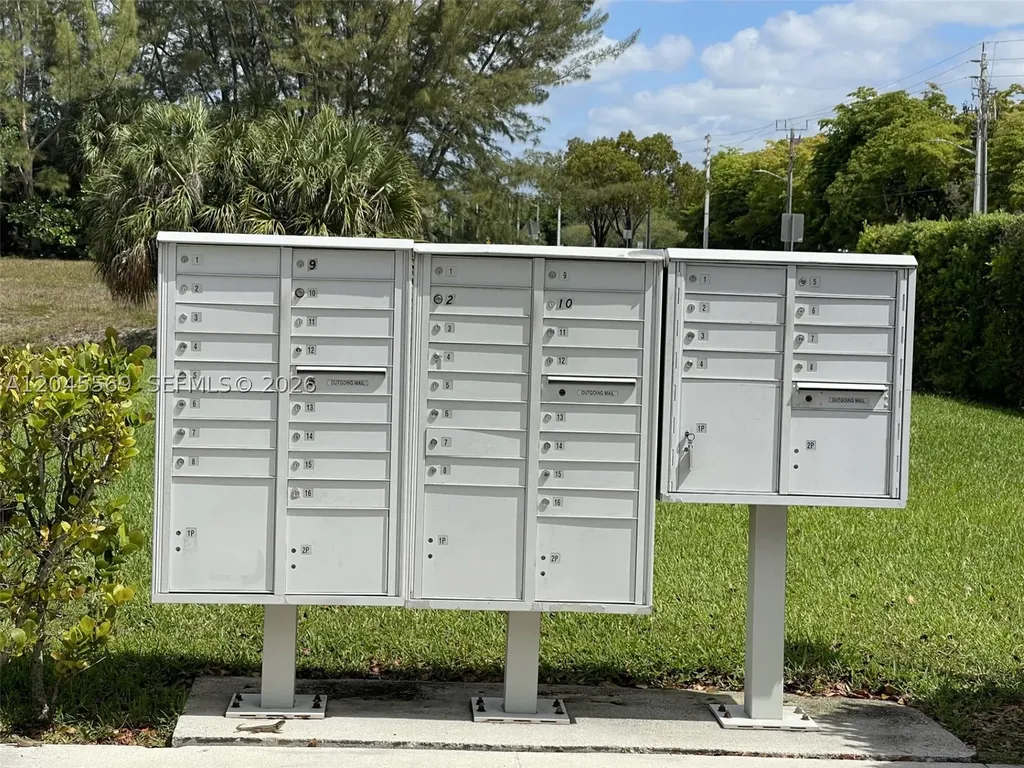 2642 Riverside Drive Coral Springs FL 33065