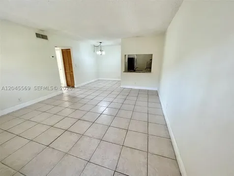 2642 Riverside Drive Coral Springs FL 33065