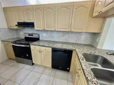 2642 Riverside Drive Coral Springs FL 33065