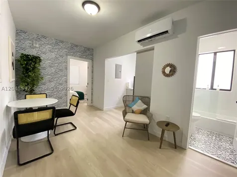1553 SW 7th Street Miami FL 33135