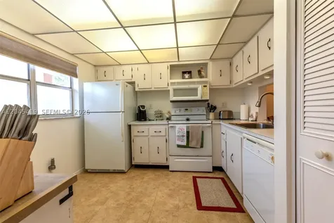8814 W Mcnab Road Tamarac FL 33321
