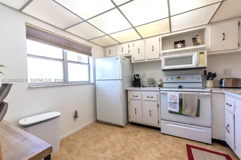 8814 W Mcnab Road Tamarac FL 33321