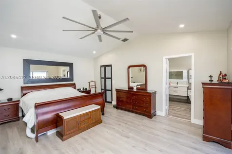 Pembroke Pines FL 33028