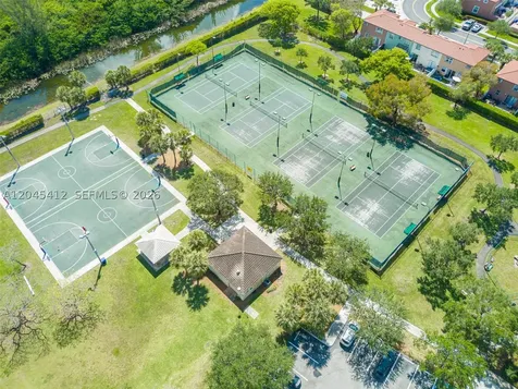 Pembroke Pines FL 33028