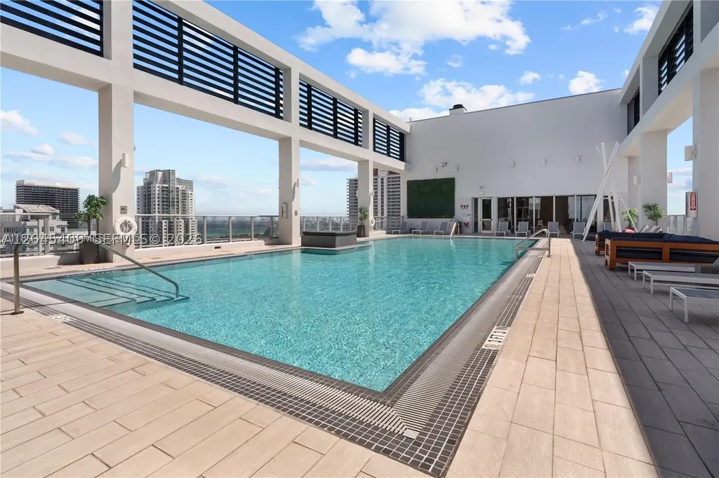 151 SE 1st Street Miami FL 33131