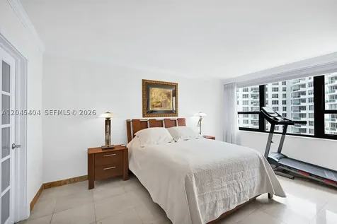 5225 Collins Avenue Miami Beach FL 33140