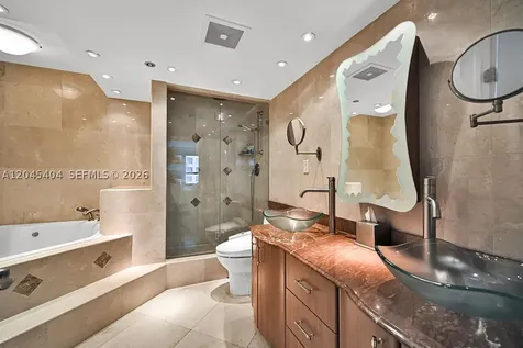 5225 Collins Avenue Miami Beach FL 33140