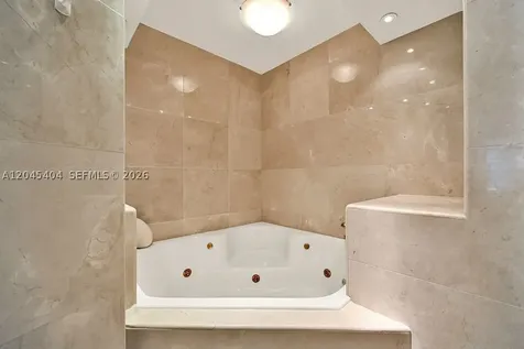 5225 Collins Avenue Miami Beach FL 33140