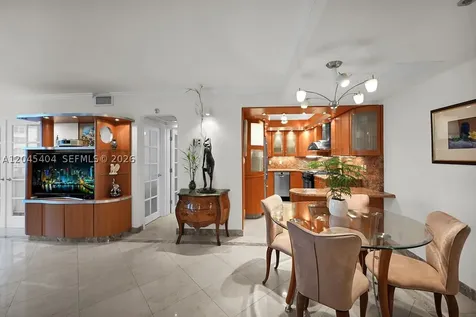 5225 Collins Avenue Miami Beach FL 33140