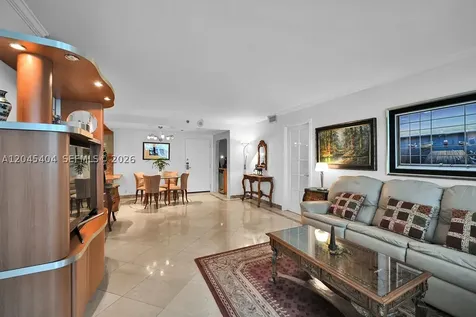 5225 Collins Avenue Miami Beach FL 33140