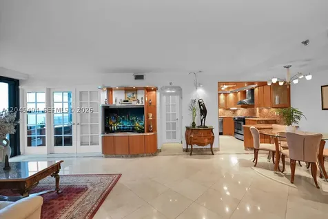 5225 Collins Avenue Miami Beach FL 33140