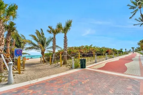 5225 Collins Avenue Miami Beach FL 33140