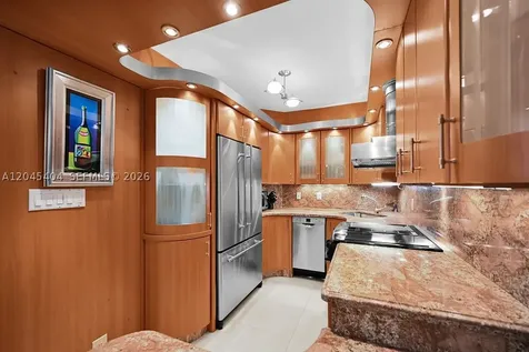 5225 Collins Avenue Miami Beach FL 33140