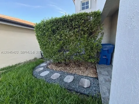 8277 NW 194th Terrace Hialeah FL 33015