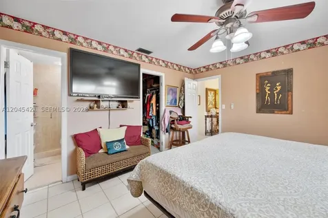 13776 Kendale Lakes Drive Miami FL 33183