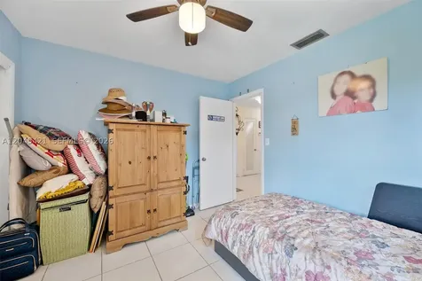 13776 Kendale Lakes Drive Miami FL 33183