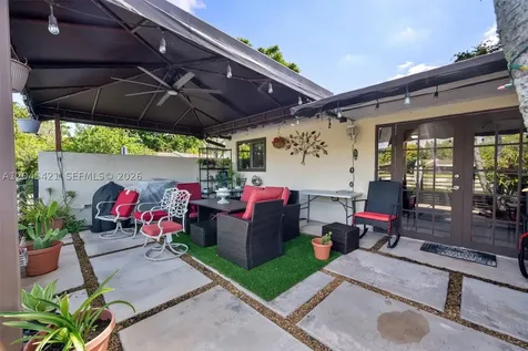 13776 Kendale Lakes Drive Miami FL 33183