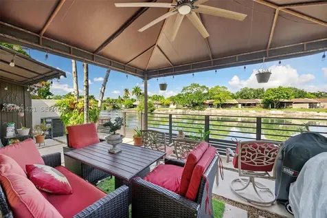 13776 Kendale Lakes Drive Miami FL 33183