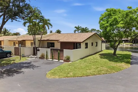 13776 Kendale Lakes Drive Miami FL 33183