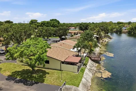 13776 Kendale Lakes Drive Miami FL 33183