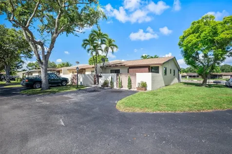 13776 Kendale Lakes Drive Miami FL 33183